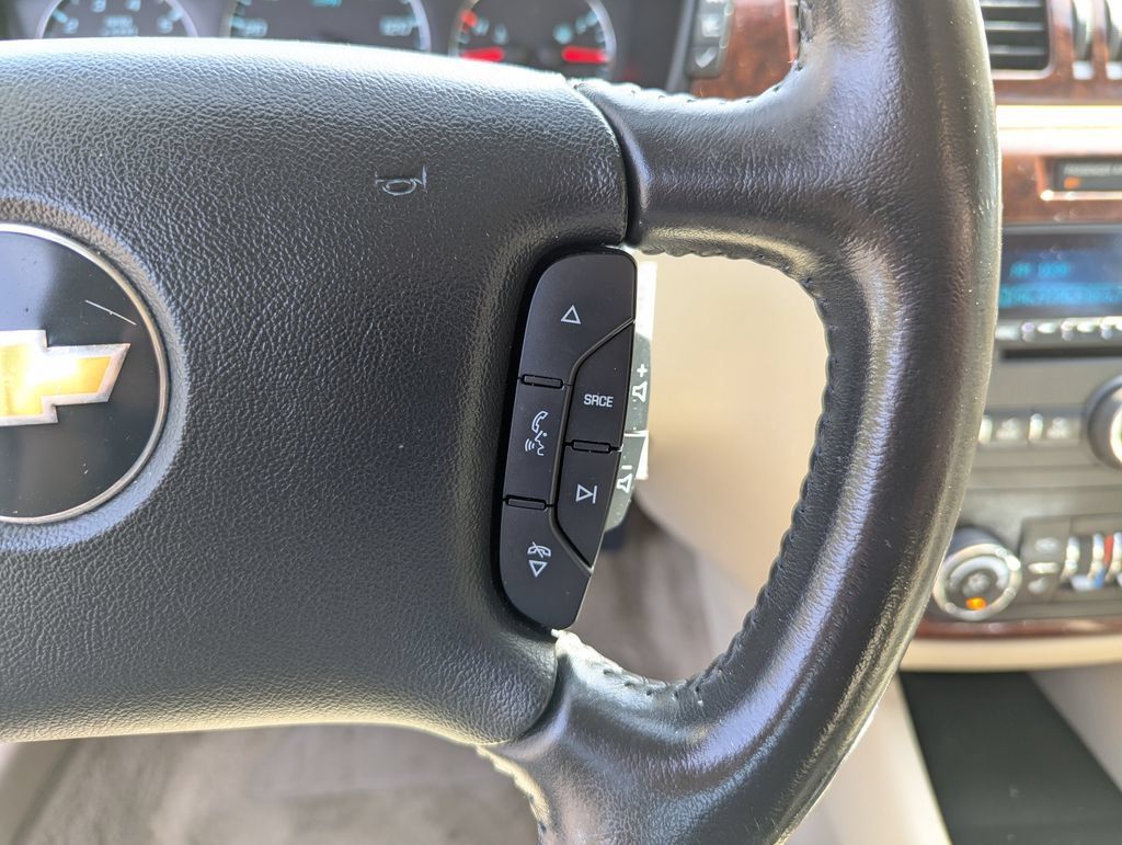 Used 2011 Chevrolet Impala LT w/ Luxury Edition Package FWD image 19