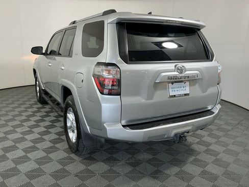 Used 2022 Toyota 4Runner SR5 Premium w/ Moonroof Package RWD image 7