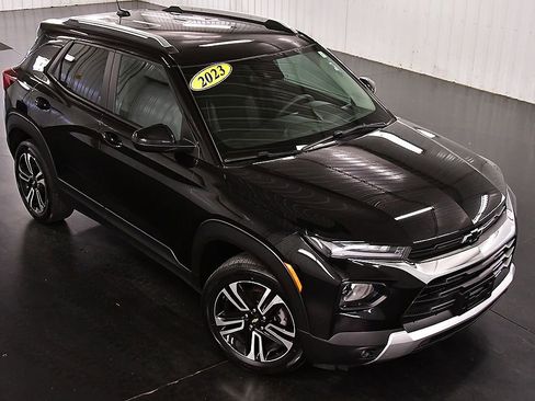 Used 2023 Chevrolet TrailBlazer LT w/ Convenience Package AWD/4WD image 12