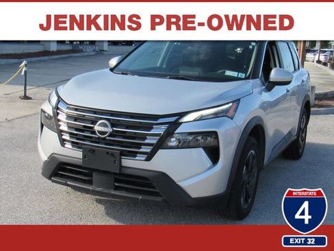 Used 2024 Nissan Rogue SV AWD/4WD image 1