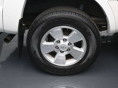 Used 2013 Toyota Tacoma 4x4 Double Cab w/ TRD Sport Pkg image 34