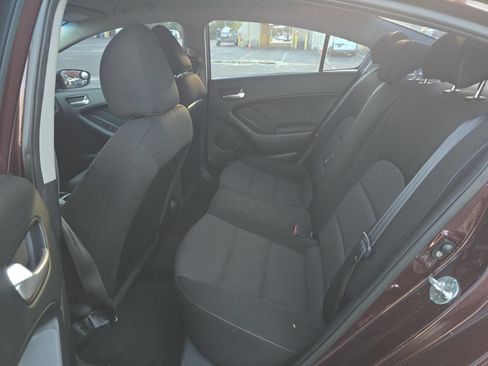 Used 2017 Kia Forte LX image 2