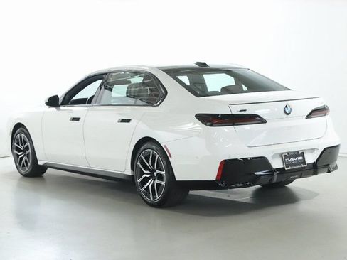 Used 2026 BMW 740i xDrive AWD/4WD image 5
