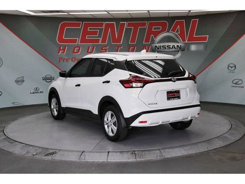 Used 2025 Nissan Kicks Play S FWD image 4