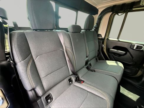 Used 2025 Jeep Gladiator Sport AWD/4WD image 24