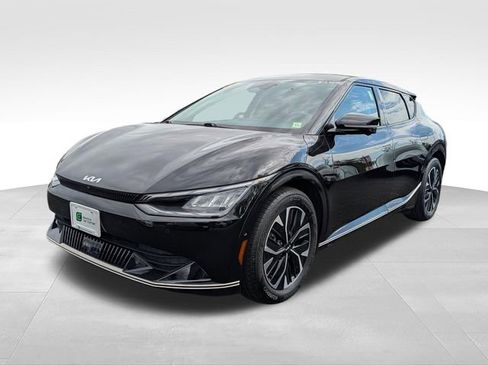 Used 2024 Kia EV6 Wind w/ Wind Technology Package AWD/4WD image 3