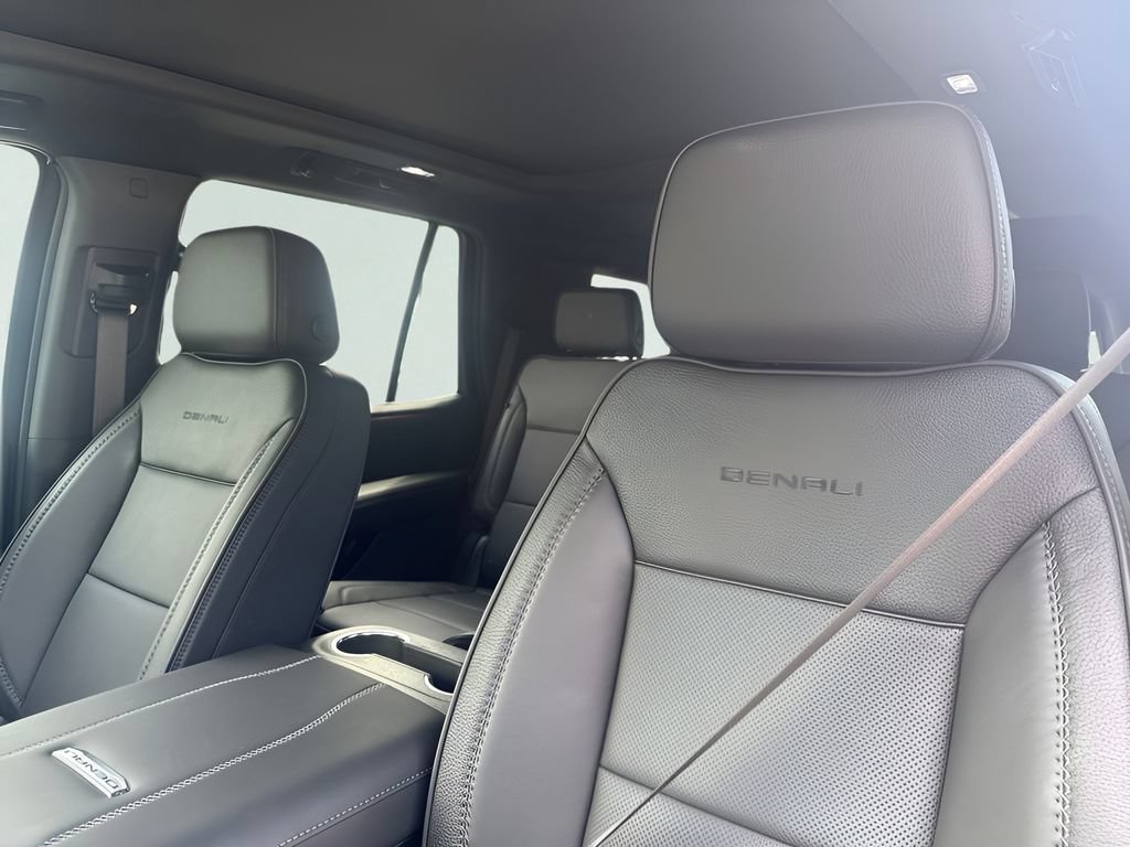 New 2026 GMC Yukon Denali w/ Sun & Power Step Package AWD/4WD image 10