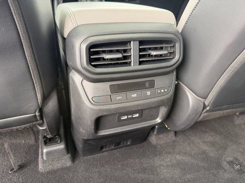 Used 2023 Honda Pilot Touring image 31