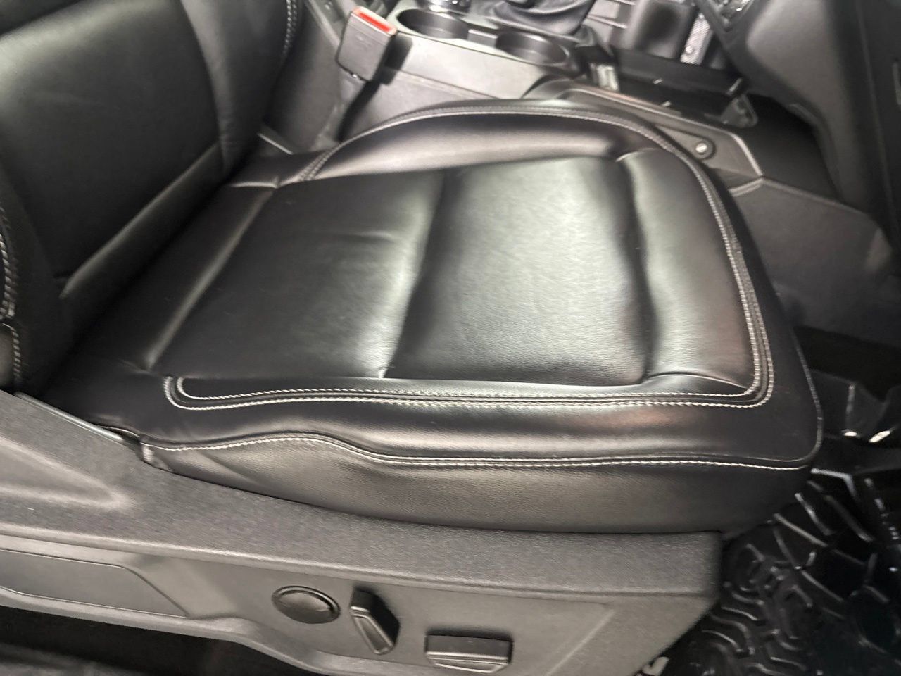 Used 2025 Ford Bronco Outer Banks AWD/4WD image 31