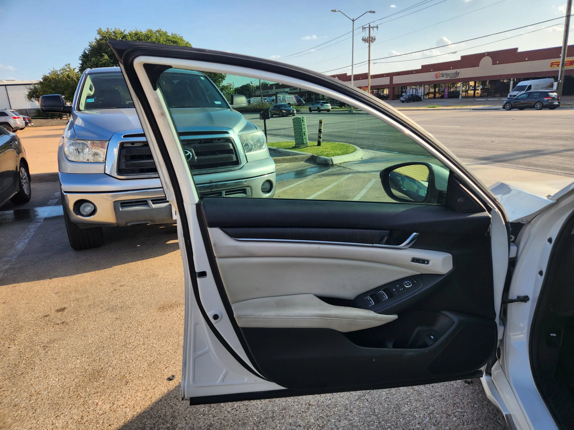 Used 2018 Honda Accord EX-L image 9