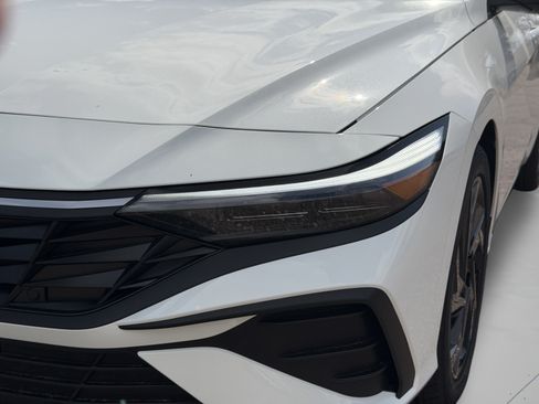 New 2026 Hyundai Elantra SEL Sport FWD image 32