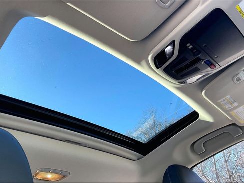 Used 2020 Subaru Outback Limited image 16