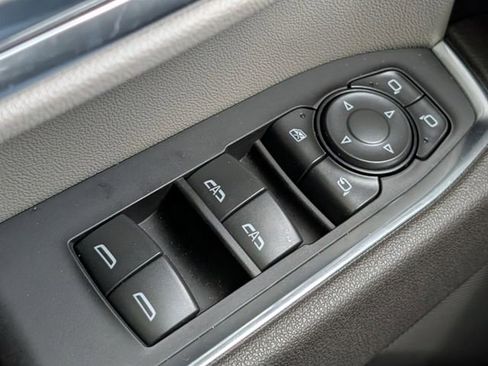 Used 2025 Chevrolet Silverado 1500 LTZ AWD/4WD image 21