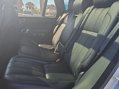 Used 2014 Land Rover Range Rover HSE AWD/4WD image 18