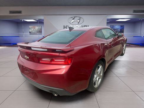 Used 2017 Chevrolet Camaro LT RWD image 8
