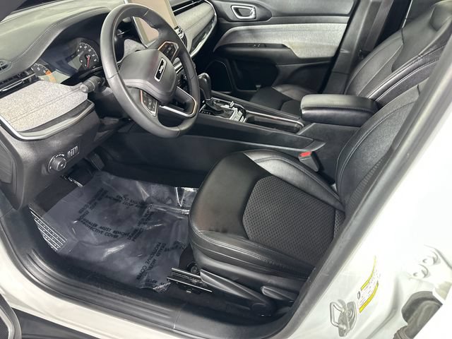 Certified 2024 Jeep Compass Latitude AWD/4WD image 3