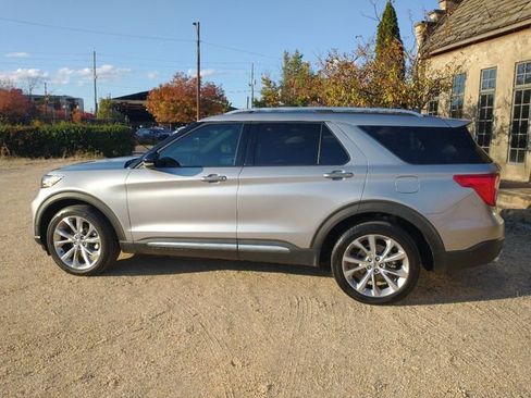 Used 2021 Ford Explorer Platinum w/ Equipment Group 601A image 9