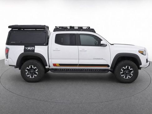 Used 2022 Toyota Tacoma TRD Off-Road w/ Technology Package AWD/4WD image 8