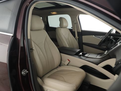 Used 2019 Lincoln Nautilus Reserve image 15