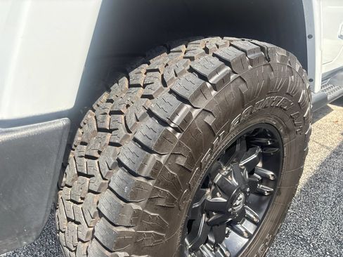 Used 2017 Jeep Wrangler Unlimited Sahara w/ Max Tow Package AWD/4WD image 28