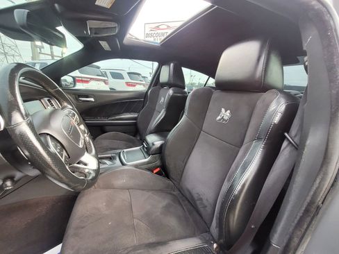 Used 2016 Dodge Charger R/T Scat Pack w/ Technology Group RWD image 19