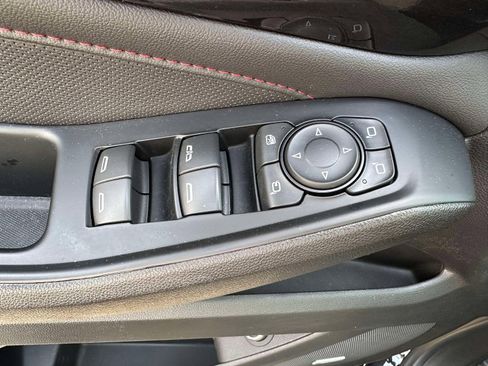 Used 2023 Chevrolet Traverse RS AWD/4WD image 18