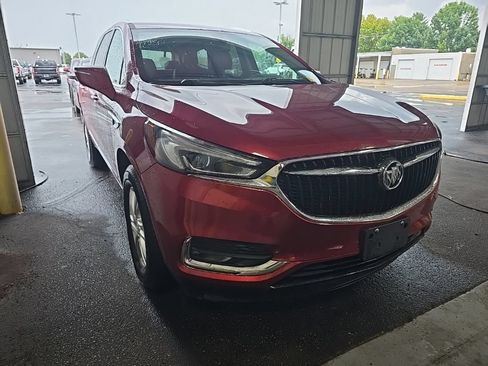 Used 2019 Buick Enclave Essence FWD image 1