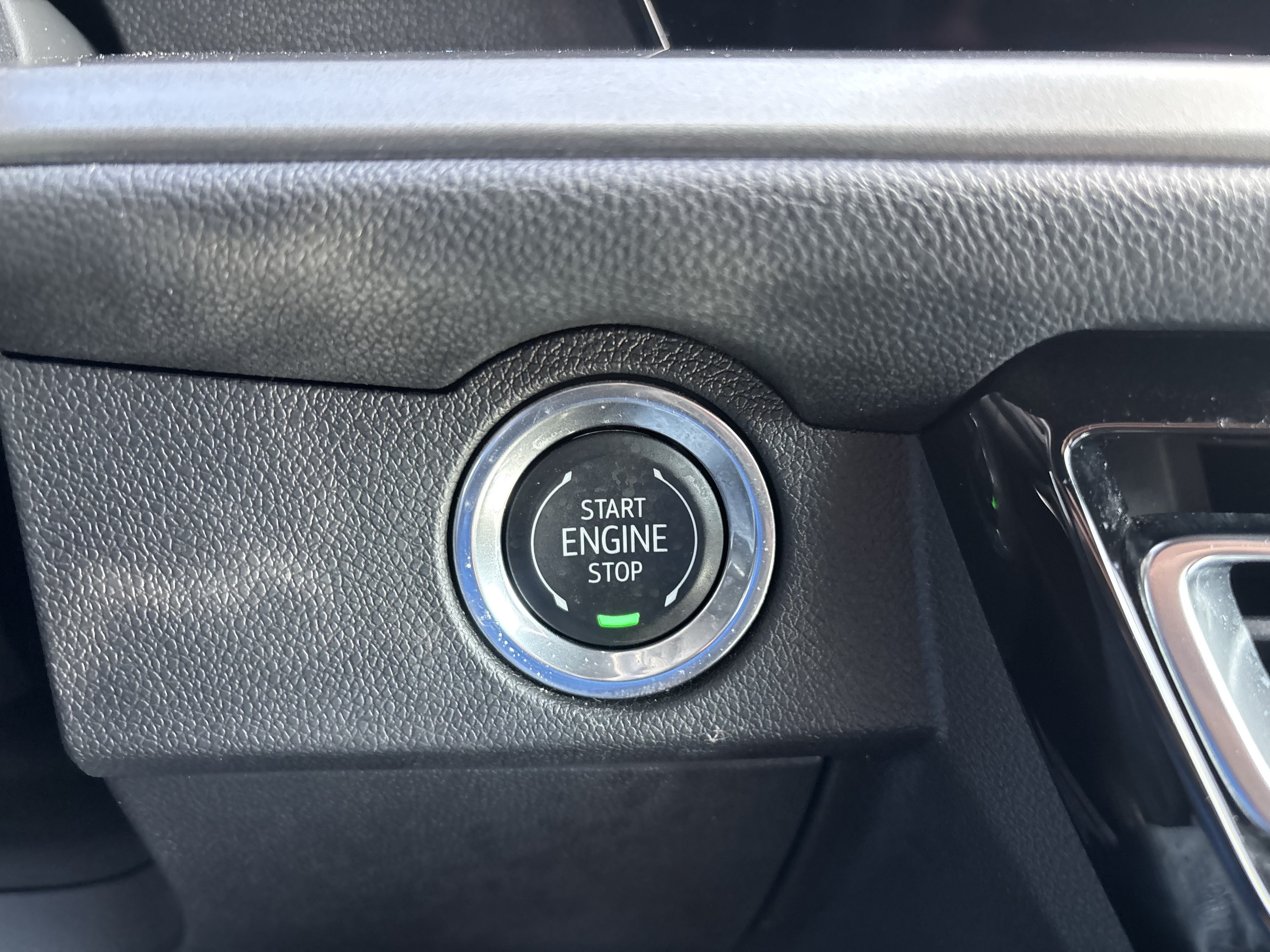 Used 2025 Chevrolet Traverse LT w/ Driver Confidence Package FWD image 35