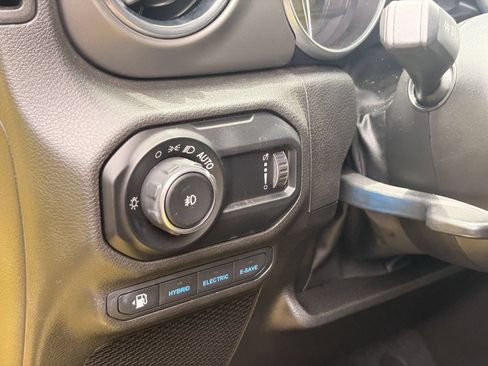 Used 2023 Jeep Wrangler Unlimited Rubicon 4xe AWD/4WD image 20