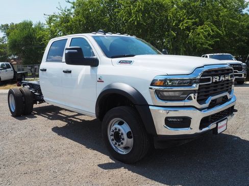 New 2026 RAM 5500 Tradesman w/ Chrome Appearance Group image 4
