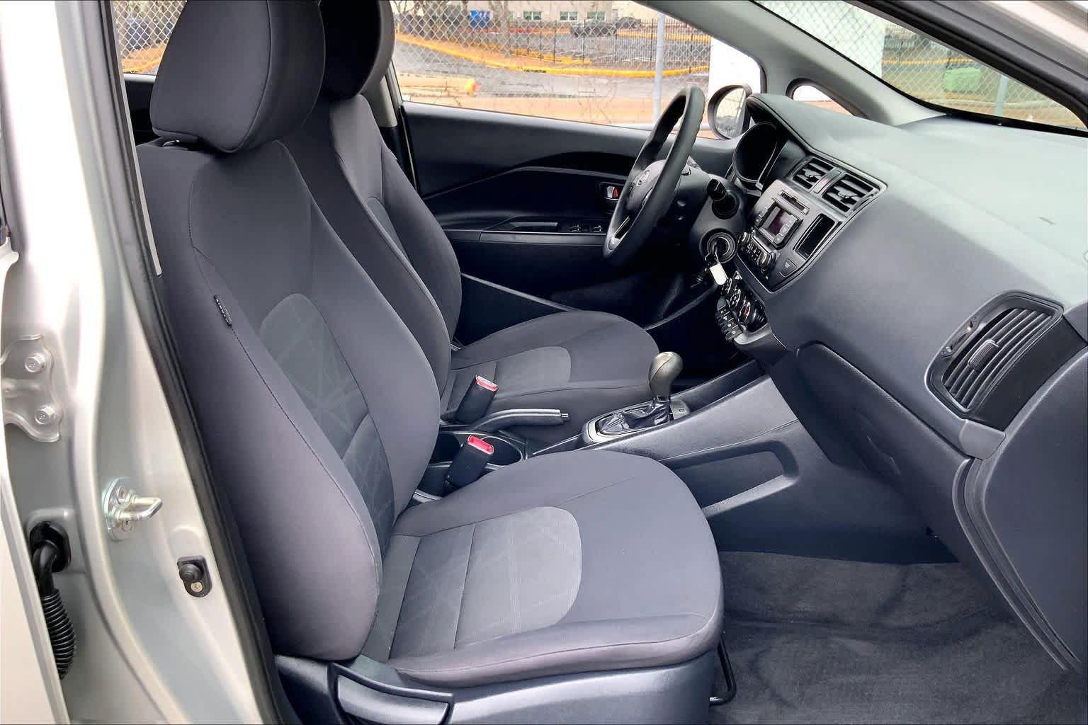 Used 2012 Kia Rio LX w/ PWR Pkg FWD image 9