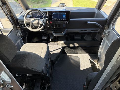 Used 2024 Chevrolet Brightdrop 600 w/ Commercial Equipment Package AWD/4WD image 18