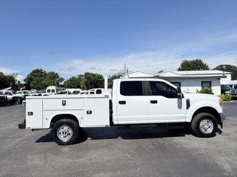 Used 2022 Ford F250 XL w/ Power Equipment Group AWD/4WD image 5