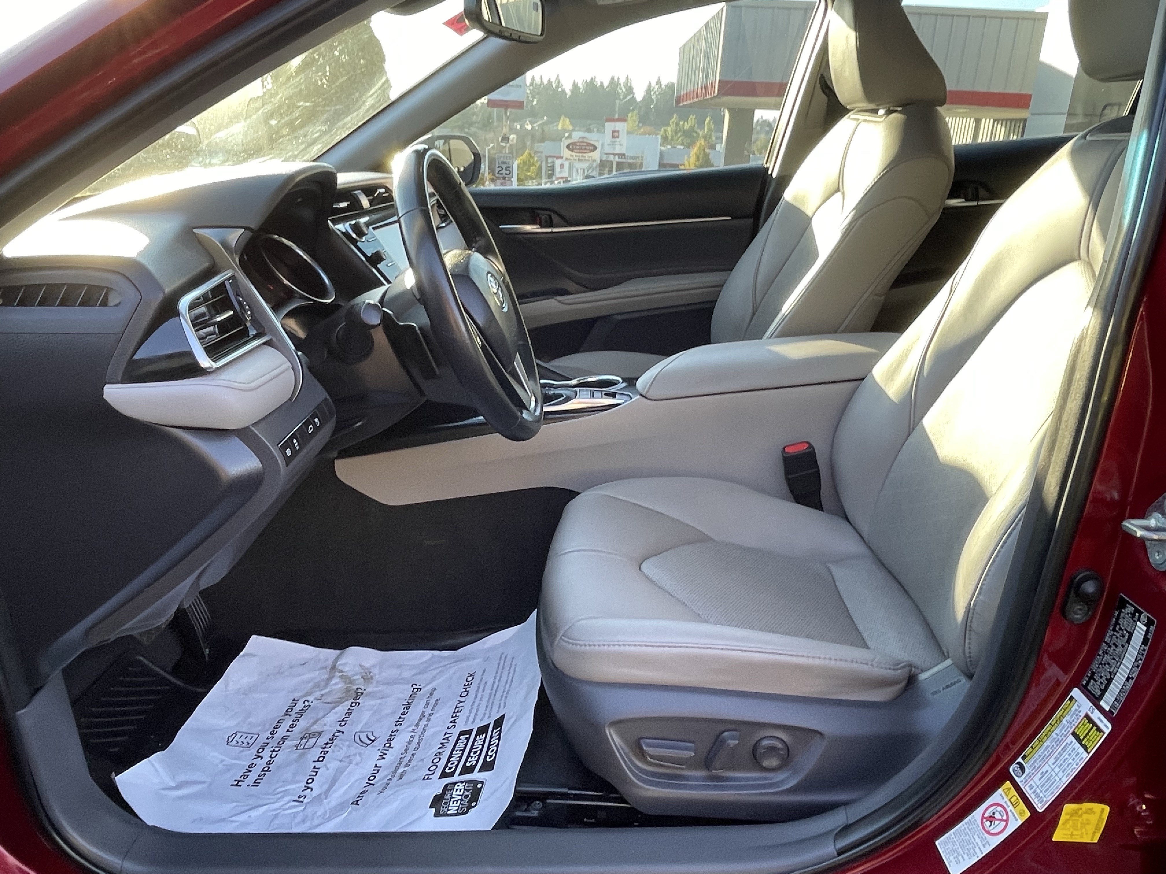 Used 2018 Toyota Camry XSE FWD image 10