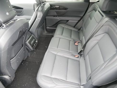 New 2026 Lincoln Nautilus Premier image 12