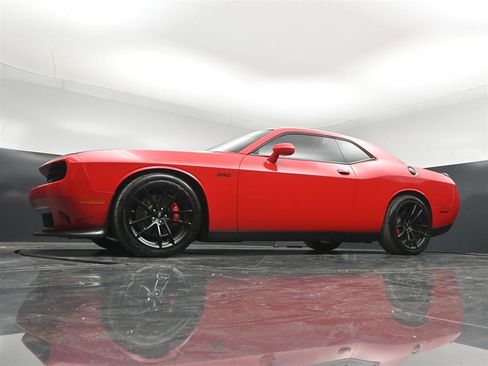 Used 2019 Dodge Challenger R/T Scat Pack w/ T/A Package RWD image 27