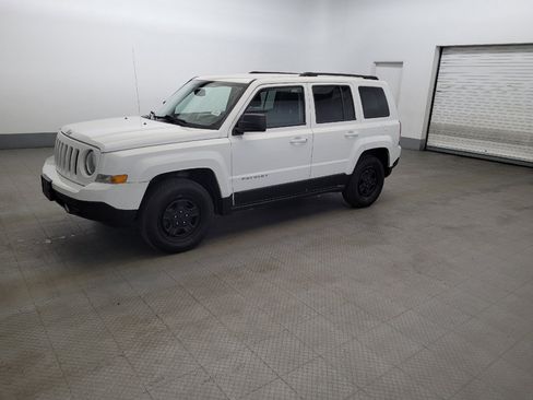 Used 2016 Jeep Patriot Sport w/ Power Value Group FWD image 2