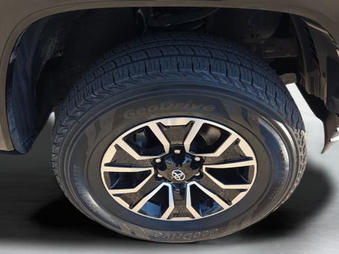 Certified 2023 Toyota Tacoma TRD Sport image 19