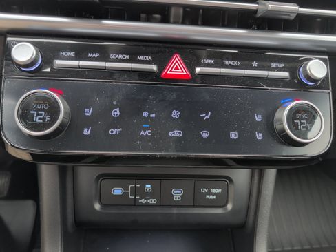 Certified 2025 Hyundai Tucson Limited AWD/4WD image 18