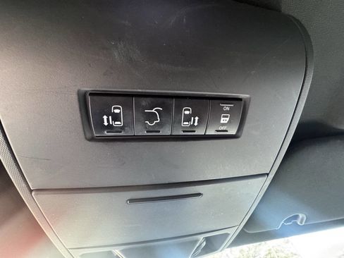 Used 2017 Dodge Grand Caravan GT image 14