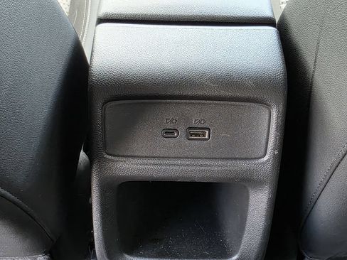 Used 2025 Chevrolet Trax LT FWD image 15
