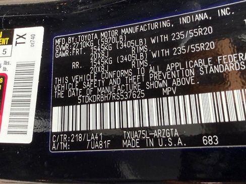 Used 2024 Toyota Highlander Platinum image 25