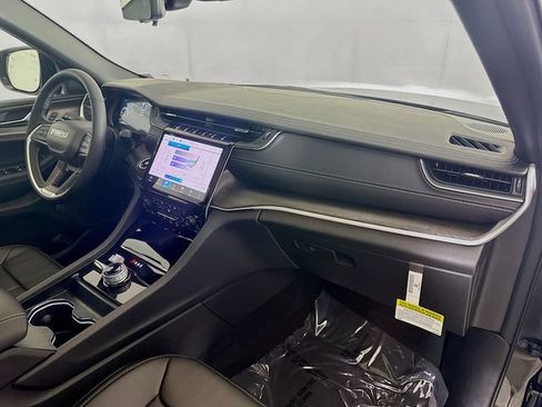 New 2025 Jeep Grand Cherokee L Limited image 31