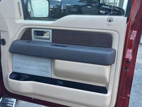 Used 2014 Ford F150 Lariat w/ Equipment Group 502A Luxury image 8