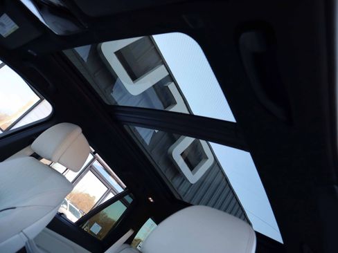 Used 2023 BMW X5 M50i w/ Executive Package image 3