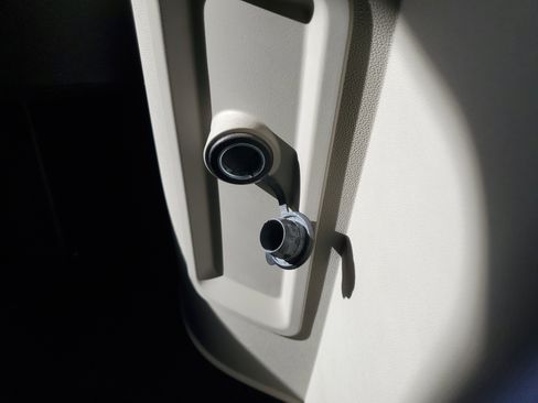 Used 2020 Dodge Grand Caravan SE w/ UConnect Hands-Free Group image 13