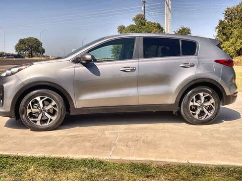 Used 2021 Kia Sportage LX FWD image 4