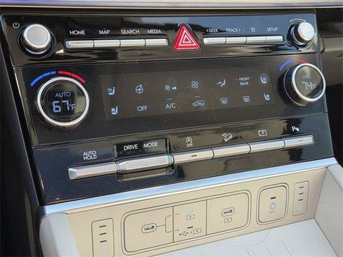 Used 2025 Hyundai Santa Fe Calligraphy image 21