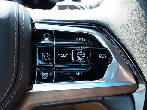 New 2025 Jeep Grand Cherokee Summit image 21