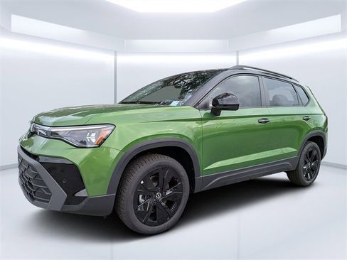 New 2026 Volkswagen Taos SE image 7